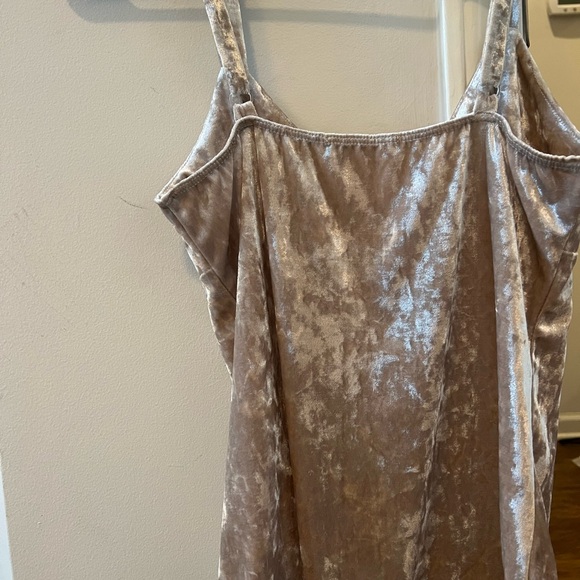 V Neck Tan Velvet Bodysuit Wasabi + Mint - Picture 3 of 5